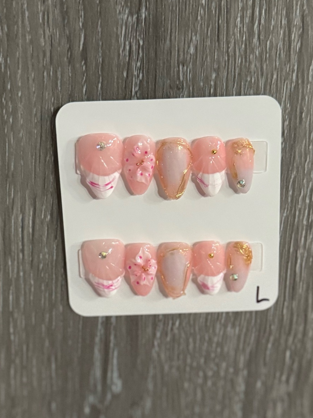 Soft Pink Floral Press-On Nail Set with Gold Detail